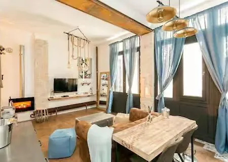 P1- Wonderful Experience Near Montmatre For 4-6p Παρίσι